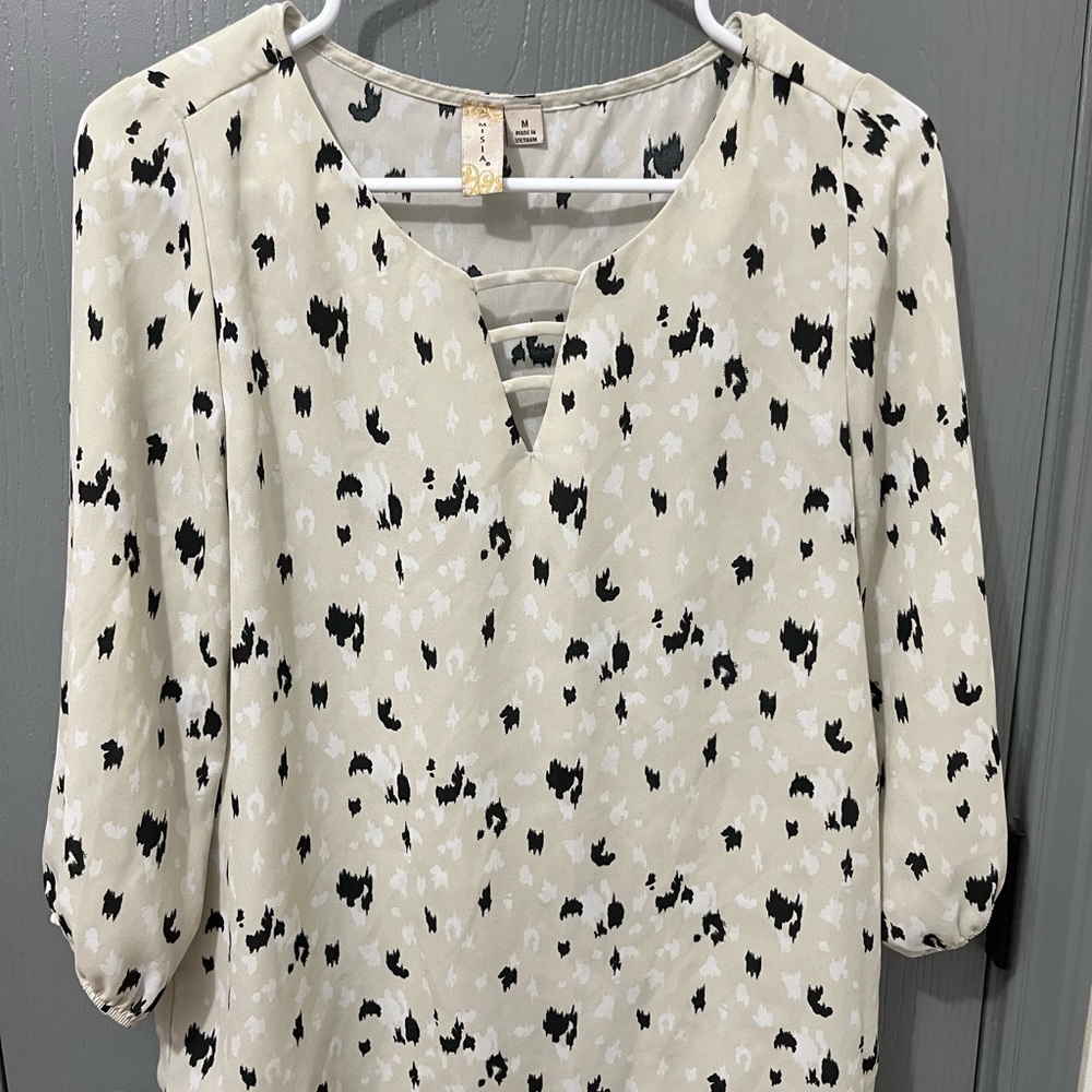 Women’s beige with black print blouse